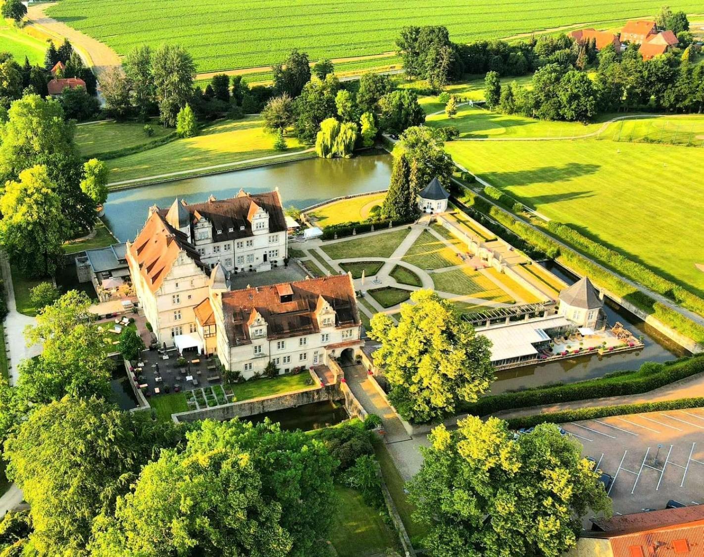 Schlosshotel Muenchhausen Aerzen المظهر الخارجي الصورة